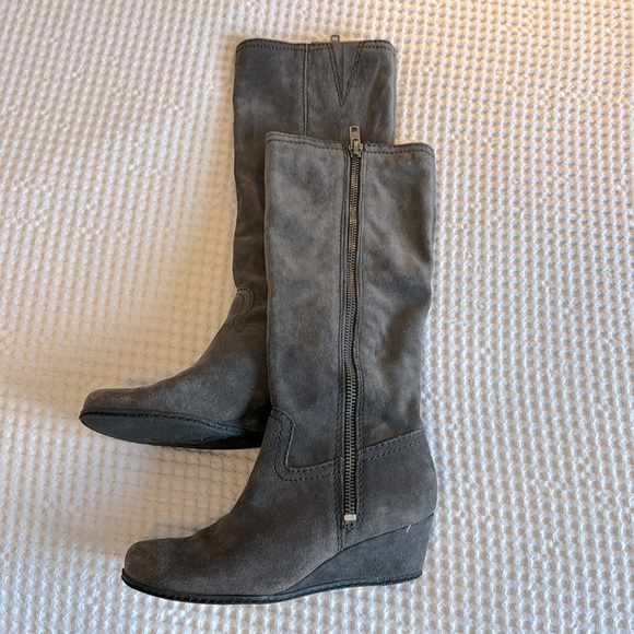 Franco Sarto Womans Size 8.5 Gray Suede Boots - Picture 9 of 11